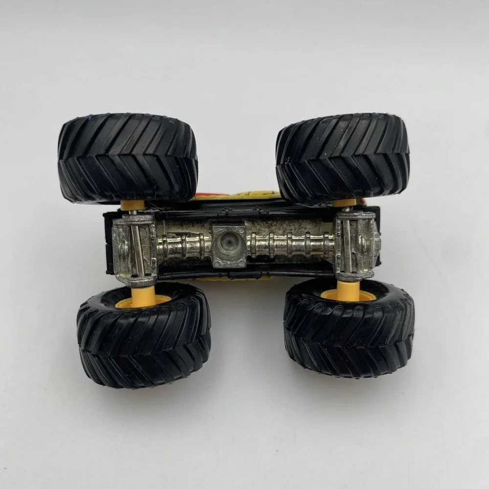 Hot Wheels Monster Jam Truck Wild Thang Small‎ Hub 1:64 Metal Construction